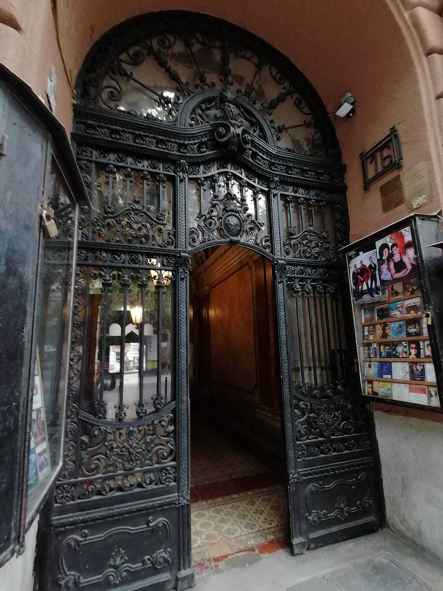 Fragments of the Past. Courtyards of Budapest - My, Budapest, Architecture, History, Longpost, The photo