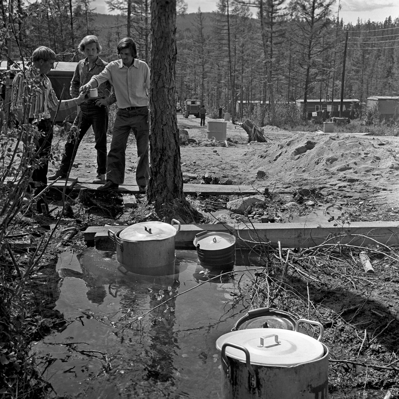 Do you hear time humming: BAM - the USSR, История России, Made in USSR, Bam, Childhood in the USSR, 70th, New building, Black and white photo, Housewarming, Taiga, Railway, Old photo, Film, 80-е, Siberia, Historical photo, Telegram (link), Longpost