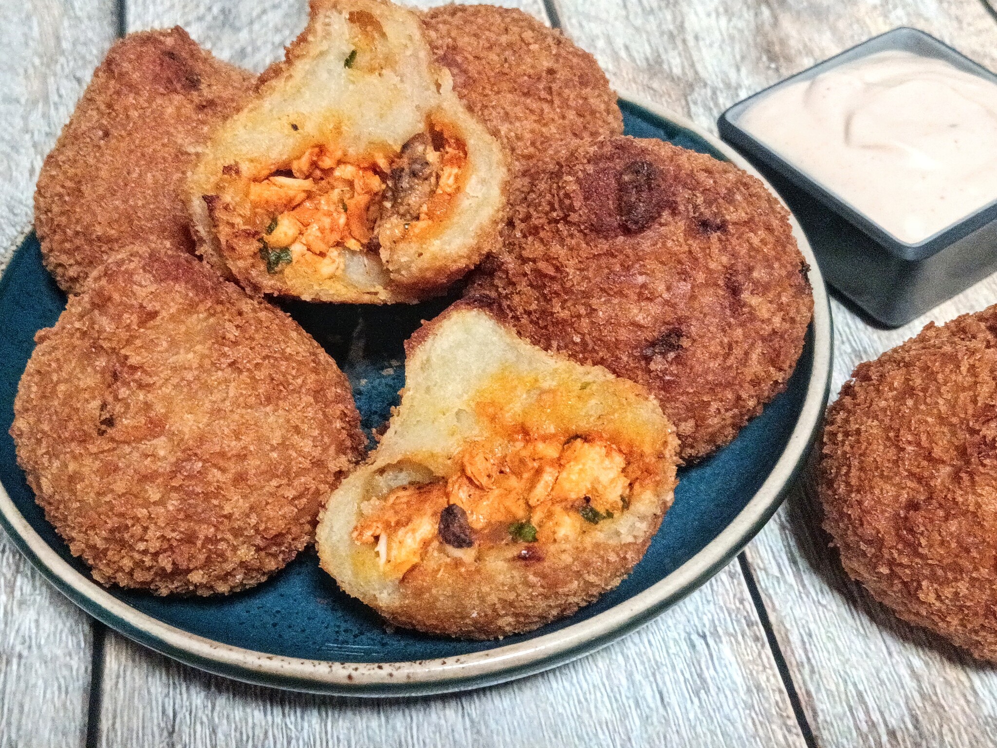 Brazilian coxinhas (coxinhas) - My, Recipe, Hen, Brazil, Dough, Mozzarella, Breading, Cream cheese, Deep frying, Longpost