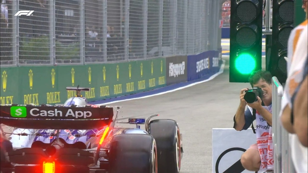 Norris's benefit under Verstappen's watch, Australian veteran's farewell laps. Singapore GP review - Formula 1, Race, Автоспорт, World championship, Southeast Asia, Singapore, Lando Norris, Victory, Mclaren, Max Verstappen, Mercedes, Ferrari, Red bull, Oscar Piastri, Lewis Hamilton, George Russell, Charles Leclerc, Daniel Ricciardo, Yandex Zen (link), VKontakte (link), Longpost