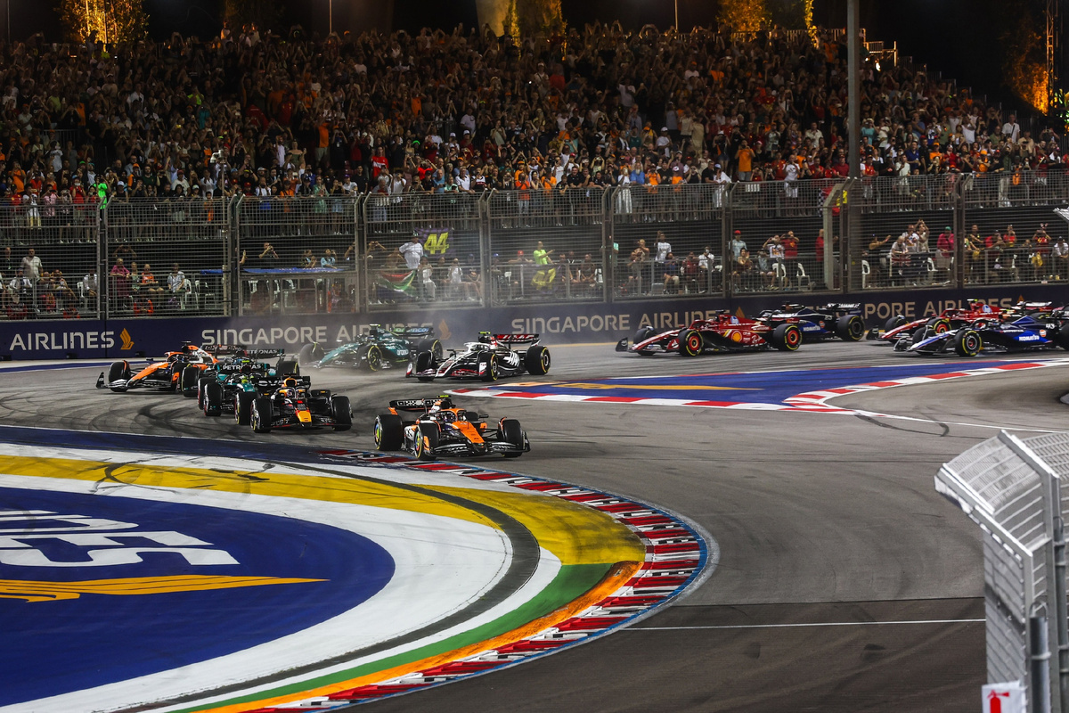 Norris's benefit under Verstappen's watch, Australian veteran's farewell laps. Singapore GP review - Formula 1, Race, Автоспорт, World championship, Southeast Asia, Singapore, Lando Norris, Victory, Mclaren, Max Verstappen, Mercedes, Ferrari, Red bull, Oscar Piastri, Lewis Hamilton, George Russell, Charles Leclerc, Daniel Ricciardo, Yandex Zen (link), VKontakte (link), Longpost