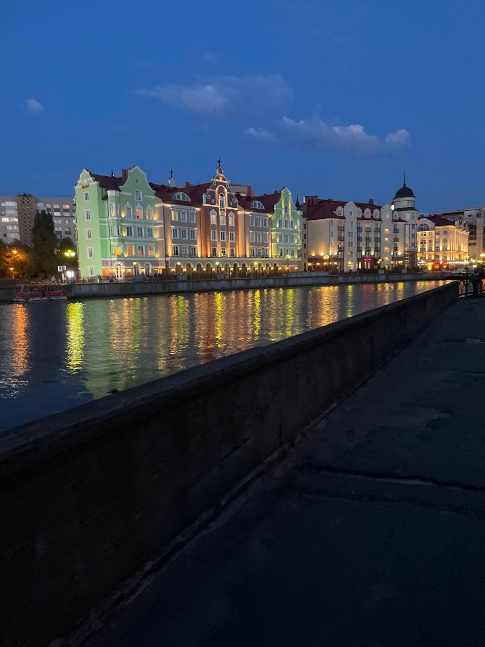 Welcome to night Kaliningrad - My, Night city, Kaliningrad, City walk, Street photography, Town, Bridge, Embankment, Mobile photography, The park, The street