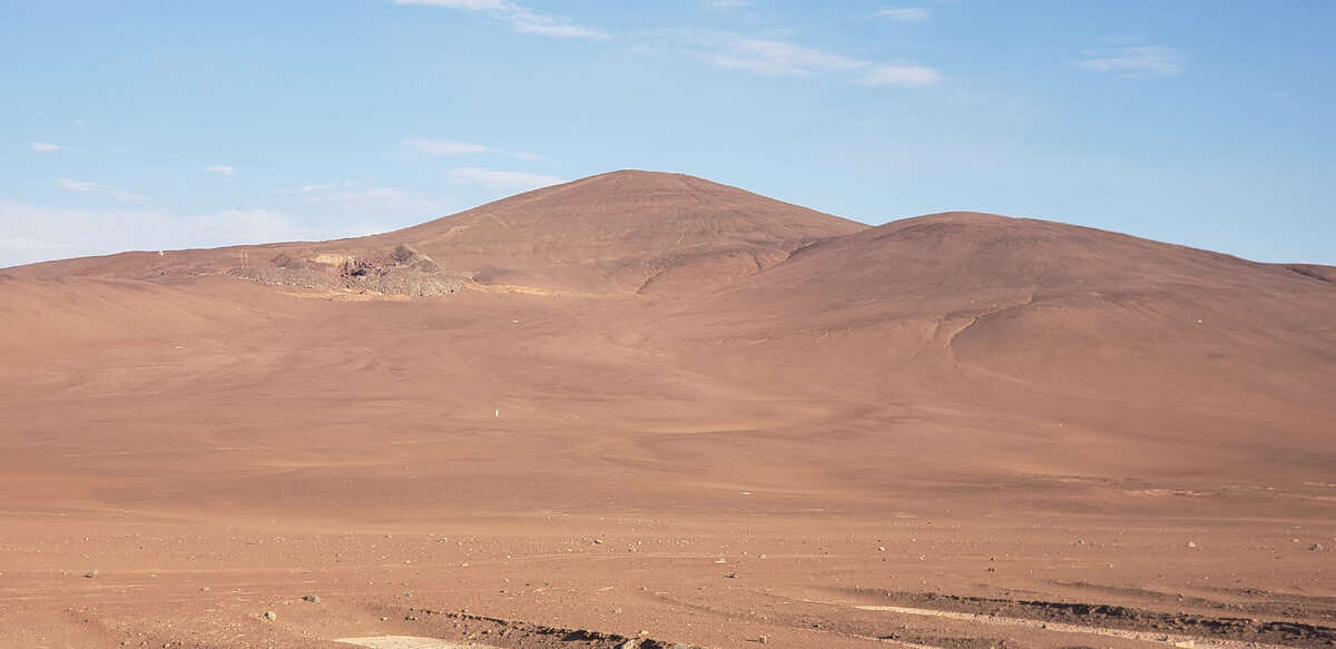 Atacama Desert. I spent the night in front of the cafe parking lot. - My, Bike trip, Solo travel, Travels, A bike, South America, Chile, The mountains, Andes, Bike ride, Cyclist, Mountain tourism, The rocks, Atacama Desert, Desert, Camping, Hike, Road, Minerals, Longpost