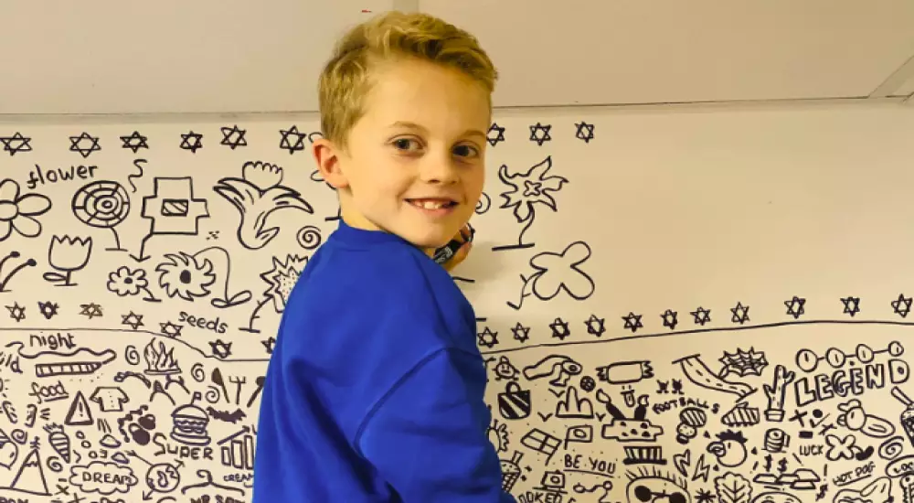 9-Year-Old Boy Who Was Always Scolded For Drawing In Class Gets Commission To Decorate Restaurant - Drawing, Children, Scribble, Beginner artist, A restaurant, Positive, Longpost, Repeat, Doodle