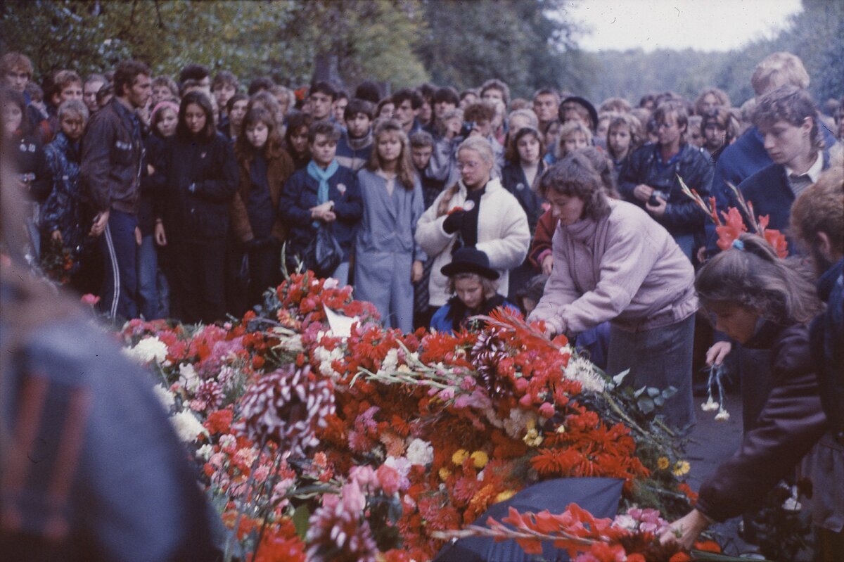 Tsoi's Funeral - Music, Viktor Tsoi, Russian rock music, Saint Petersburg, Longpost