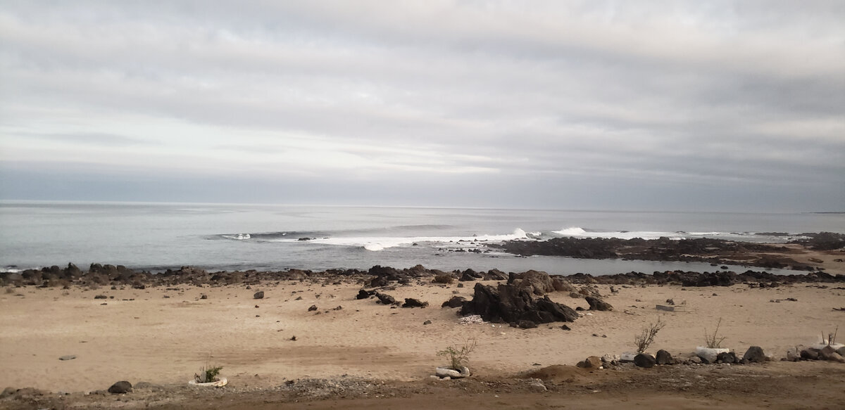 Spent the night on the doorstep of a house overlooking the ocean - My, Bike trip, Solo travel, A bike, Travels, Hike, South America, Bike ride, Andes, Cyclist, Atacama Desert, Desert, Road, The rocks, The mountains, Ocean, Pacific Ocean, Kindness, Hospitality, Hospitality, Longpost