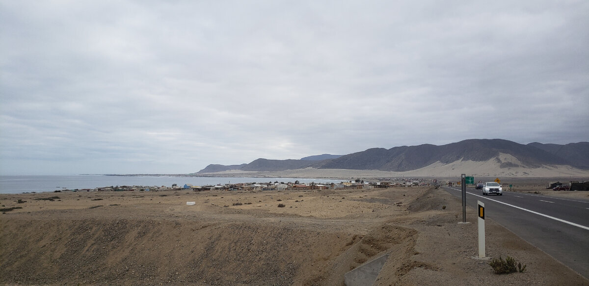 Spent the night on the doorstep of a house overlooking the ocean - My, Bike trip, Solo travel, A bike, Travels, Hike, South America, Bike ride, Andes, Cyclist, Atacama Desert, Desert, Road, The rocks, The mountains, Ocean, Pacific Ocean, Kindness, Hospitality, Hospitality, Longpost