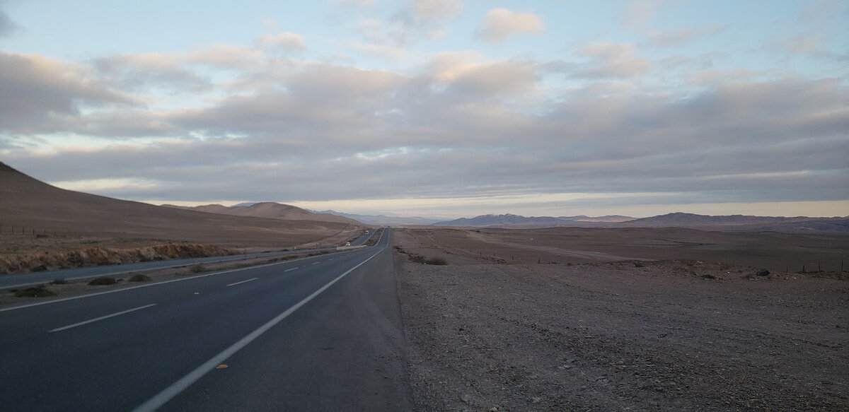 Spent the night on the doorstep of a house overlooking the ocean - My, Bike trip, Solo travel, A bike, Travels, Hike, South America, Bike ride, Andes, Cyclist, Atacama Desert, Desert, Road, The rocks, The mountains, Ocean, Pacific Ocean, Kindness, Hospitality, Hospitality, Longpost