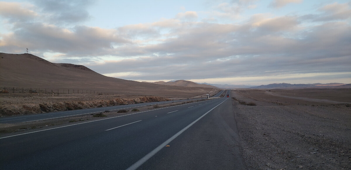 Spent the night on the doorstep of a house overlooking the ocean - My, Bike trip, Solo travel, A bike, Travels, Hike, South America, Bike ride, Andes, Cyclist, Atacama Desert, Desert, Road, The rocks, The mountains, Ocean, Pacific Ocean, Kindness, Hospitality, Hospitality, Longpost