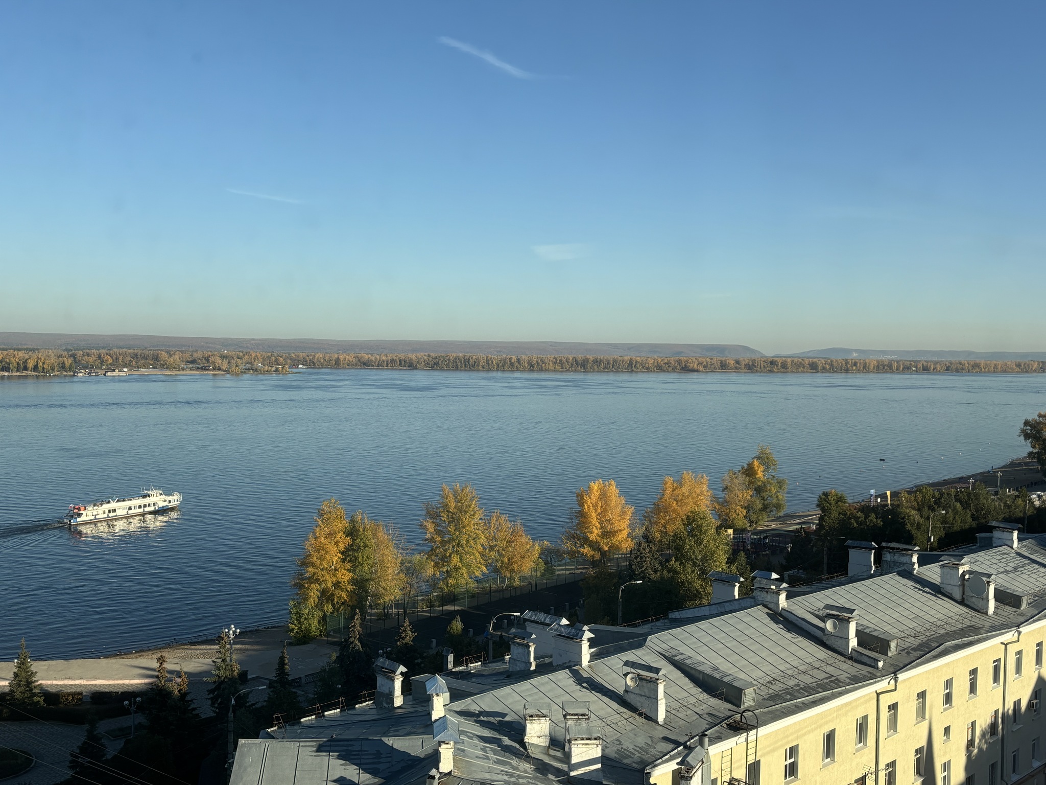 Golden autumn is slowly coming to the Volga - My, Samara, Volga river, Autumn, Nature, The photo