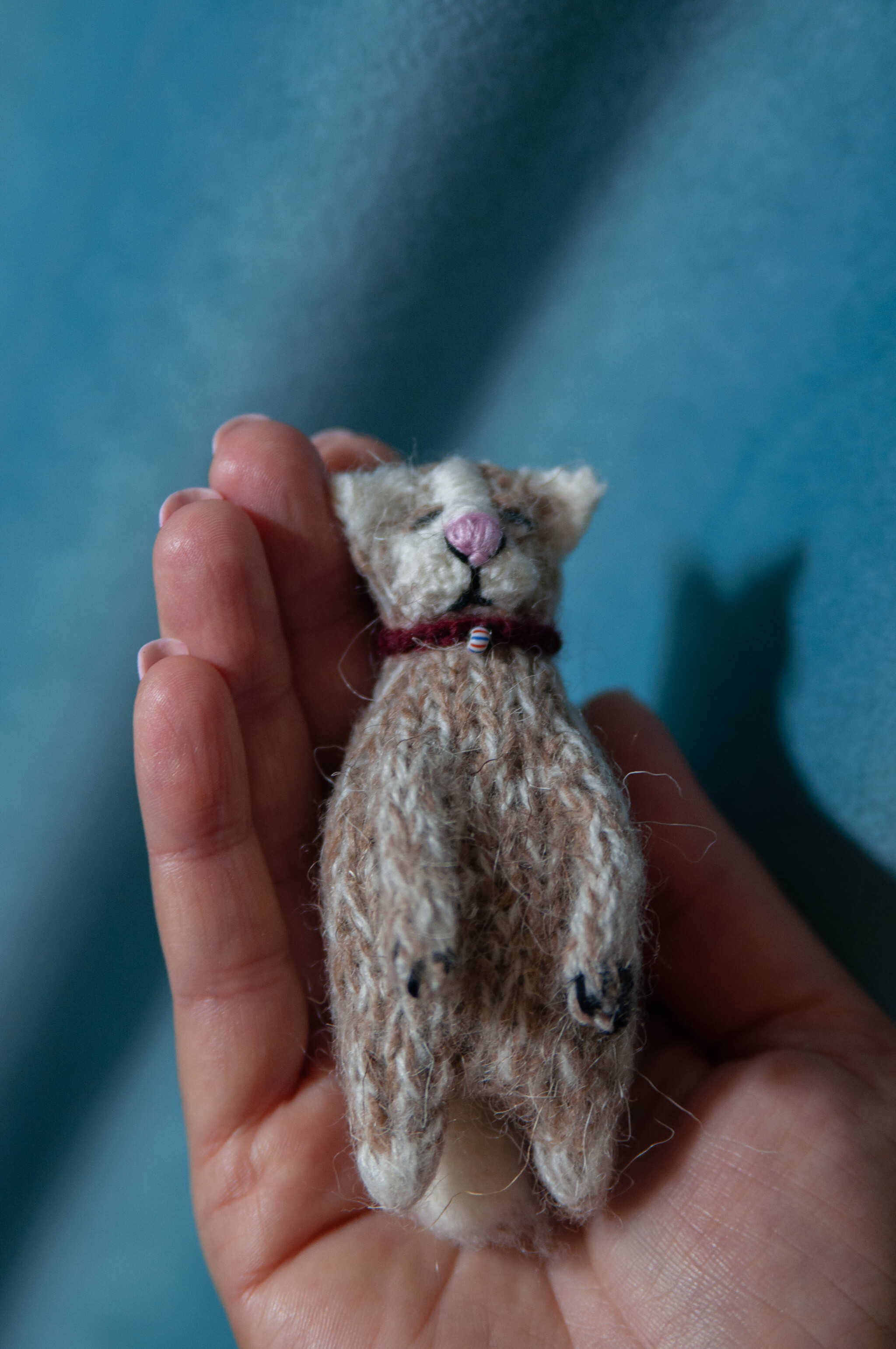 Sleeping cat - woolly belly - My, Needlework, Knitting, Decor, Needlework without process, Handmade, cat, Kittens, Knitting, Author's toy, Amigurumi, Miniature, Cat lovers, Cat family, Knitted toys, Longpost