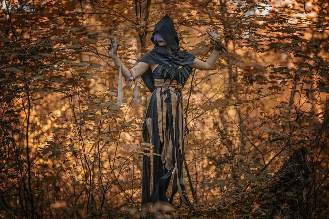 And here is one of my favorite images - the Crow Mother from The Witcher =) - My, Milota, With your own hands, Cosplay, PHOTOSESSION, Cosplayers, Fashion model, Costume, Craft, Witcher, The Witcher 3: Wild Hunt, Games, Crow, Legs, Video, Vertical video, Longpost