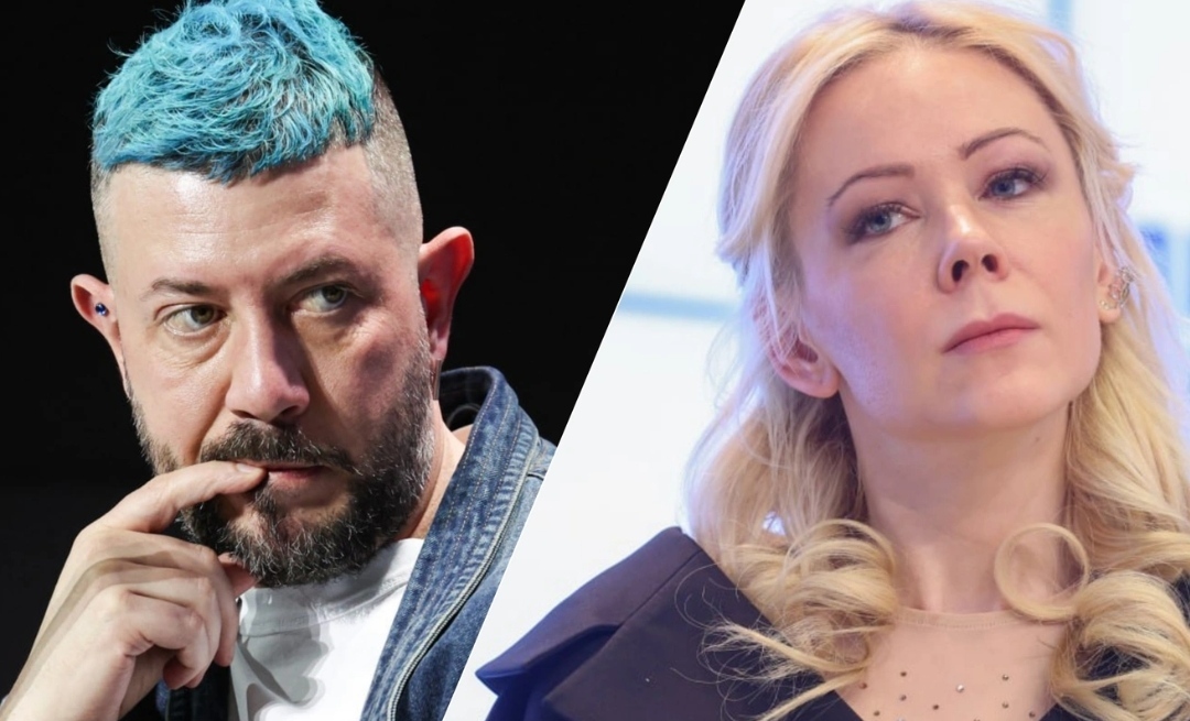 Муж дрочит киску жены и рот ей ладонью закрывает Муж дрочит киску жены и рот ей ладонью закрывает