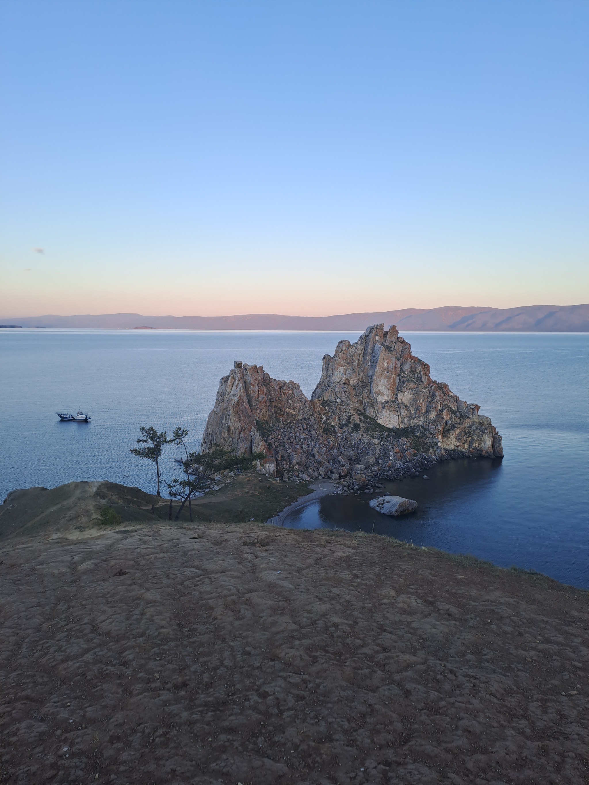 Morning on the rock Shamanka - My, Travels, Nature, Irkutsk, Shamans, Olkhon, Shaman Rock, The photo