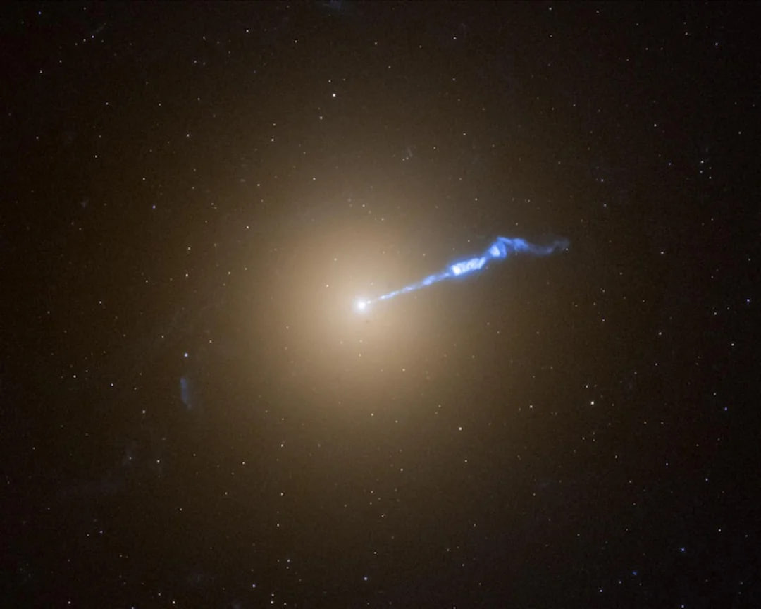 Black hole shoots beam of plasma through space - Black hole, Galaxy, Astronomy, Universe, Plasma