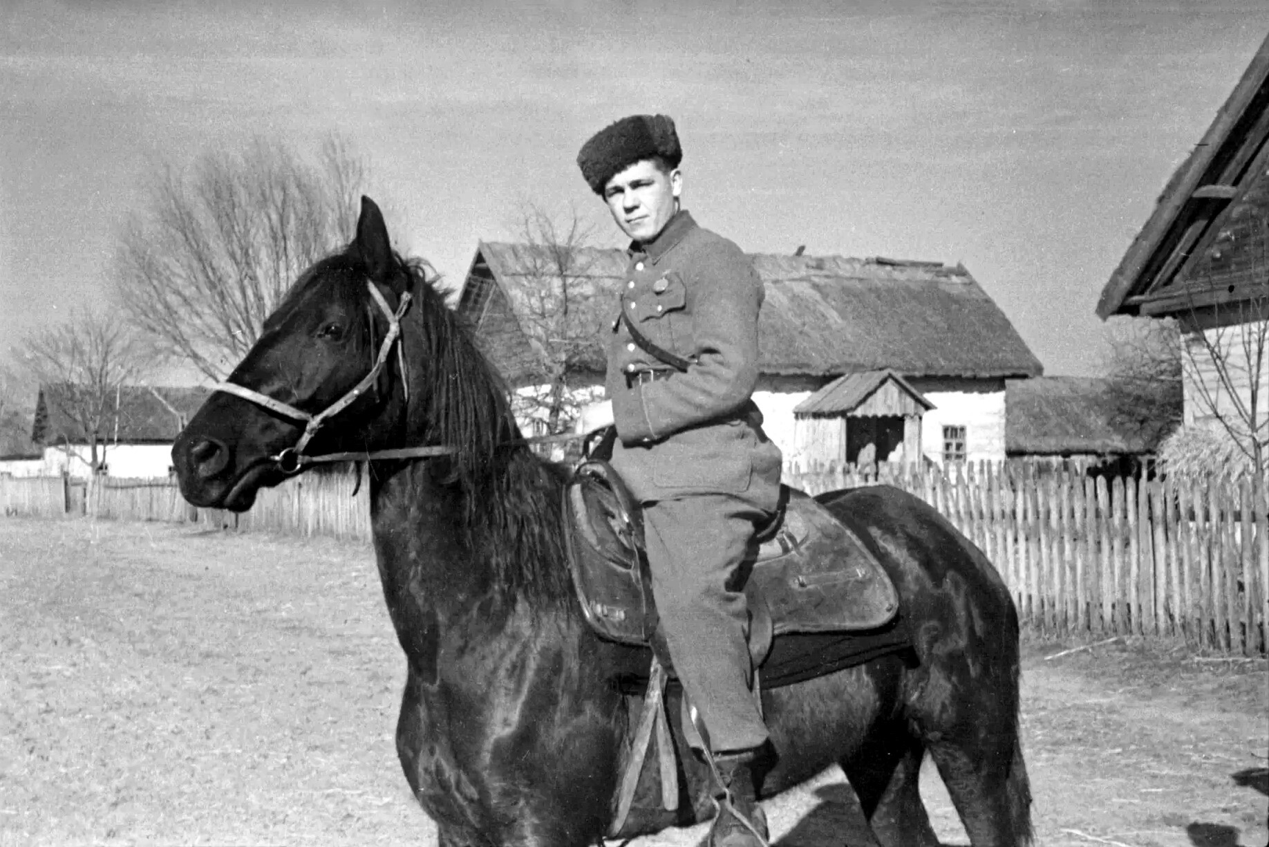 Partisan on horseback - The Great Patriotic War, The Second World War, Military history, Heroes, The soldiers, The photo, Old photo, Black and white photo, Partisans, Historical photo, Memory, Horses, the USSR, История России