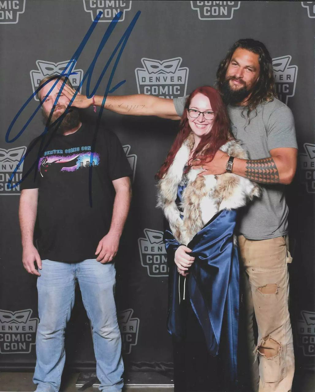 Jason Momoa's Photos With Fans Are Like An Art Form In Their Own Right Now - Hollywood, Foreign serials, Netflix, Photos from filming, Film and TV series news, Longpost, Jason Momoa, Actors and actresses, The photo, Photo with a celebrity, Repeat