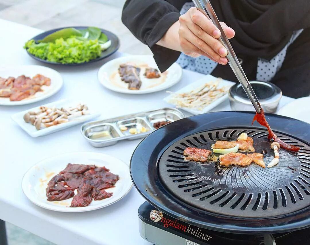 Korean grill frying pan in Russian cast iron version. Like sushi, only made of pig. Do you need it? - My, Men's cooking, Meat, Grill, Frying pan-Grill, Video, Longpost