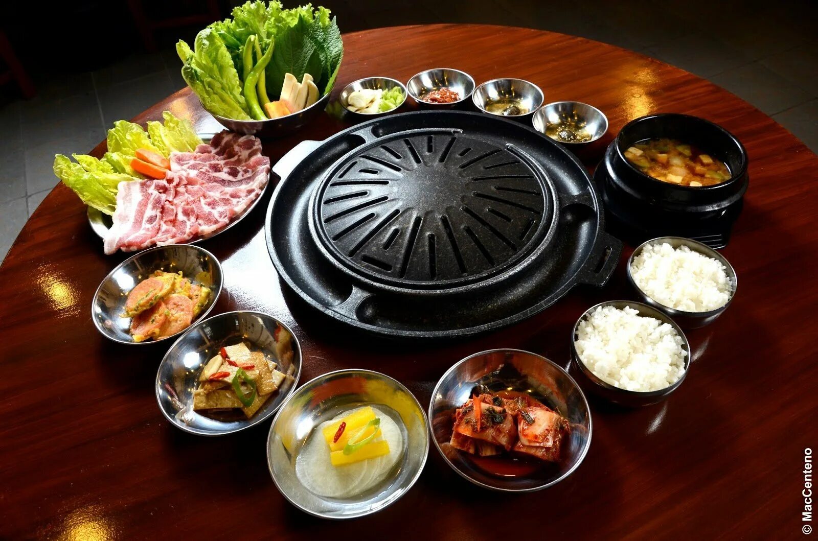 Korean grill frying pan in Russian cast iron version. Like sushi, only made of pig. Do you need it? - My, Men's cooking, Meat, Grill, Frying pan-Grill, Video, Longpost