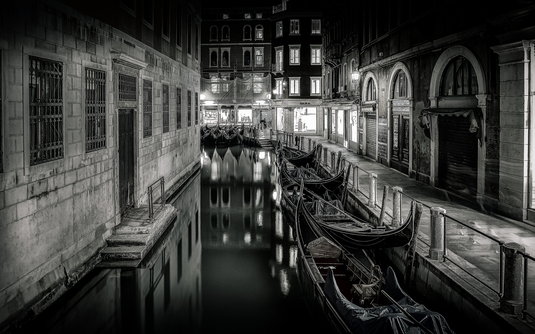 Graphics of Venice at night - My, The photo, Travels, Italy, Venice, Black and white photo