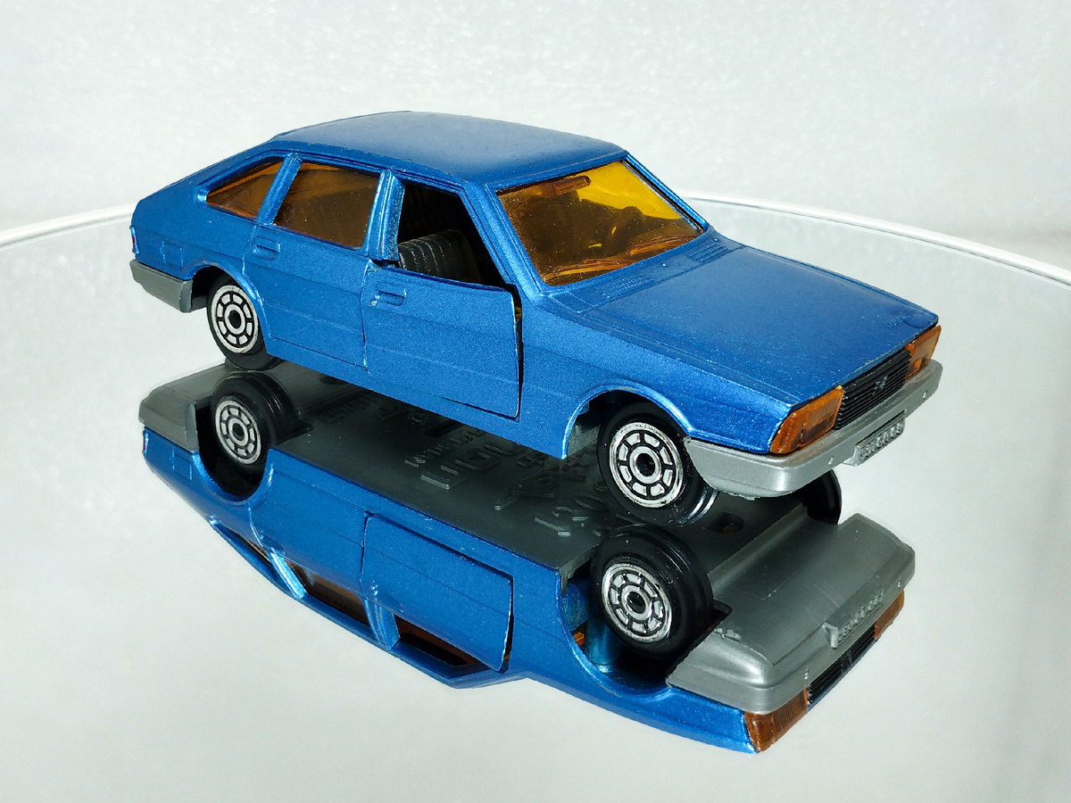 Модель автомобиля Simca 1308 GT из серии Jet-Car de Norev в масштабе 1:43 - Моё, Коллекционирование, Коллекция, Масштабная модель, Моделизм, Ретроавтомобиль, Simca, Сержик Моделист, 1:43, СССР, Франция, Обзор, Длиннопост