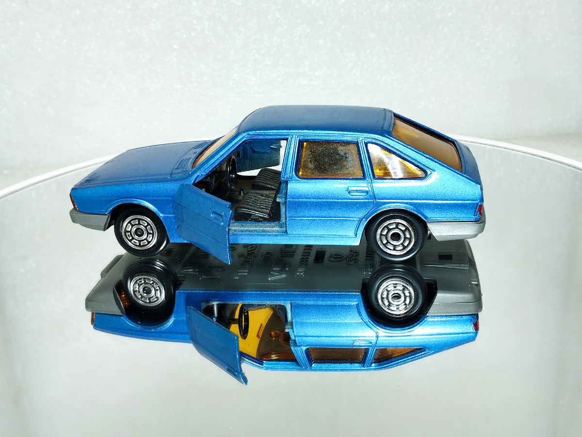 Модель автомобиля Simca 1308 GT из серии Jet-Car de Norev в масштабе 1:43 - Моё, Коллекционирование, Коллекция, Масштабная модель, Моделизм, Ретроавтомобиль, Simca, Сержик Моделист, 1:43, СССР, Франция, Обзор, Длиннопост