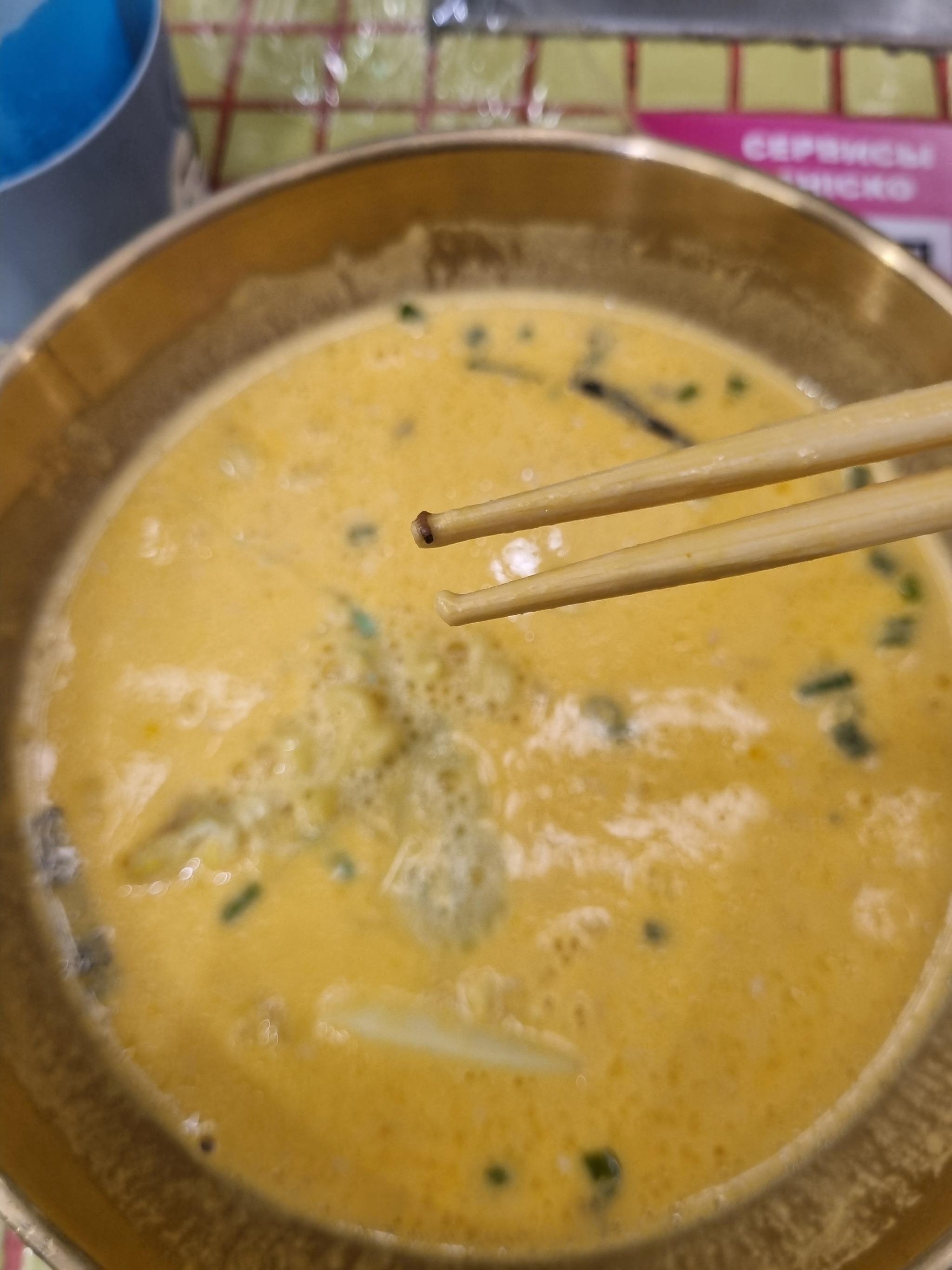 Ate at Chico. What was found in the cheese ramen dish is just fucking awesome. Comrades! - My, Question, Ask Peekaboo, Worm, Parasites, Chico, Need advice, Mat, Longpost