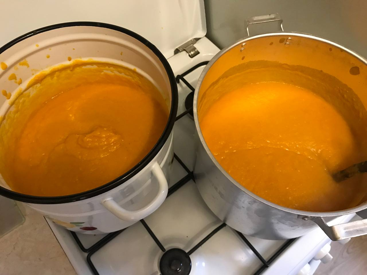 Making Spicy Pumpkin Orange Sauce - My, Hot peppers, Spicy sauce, Spicy cuisine, Preparation, Carolina Reaper, Scorpion Trinidad, Men's cooking, Video, Longpost