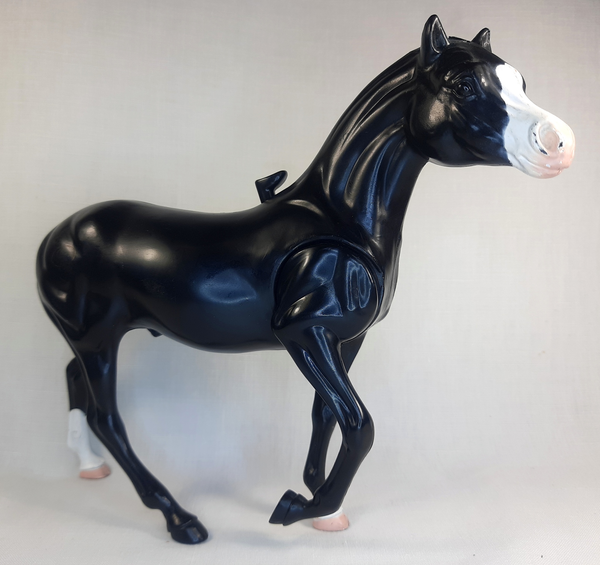 Horse painting by Empire Toys - My, Needlework with process, Needlework, Painting, Doll, Toys, Toy horse, Recovery, Restoration, Longpost, Horses, Wool, Crafts, Fluorescence, Night, Stars