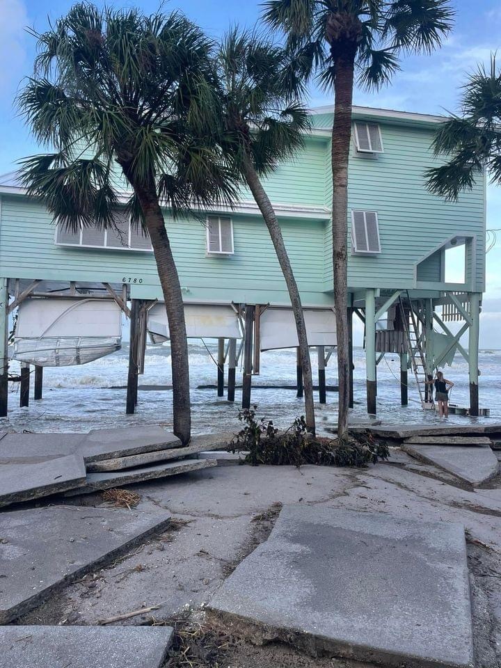 How the US Prepares for Hurricanes or Milton is Heading for Florida Right Now - My, Hurricane, Element, USA, Weather, Natural disasters, Florida, Flood, Longpost, Screenshot, The photo