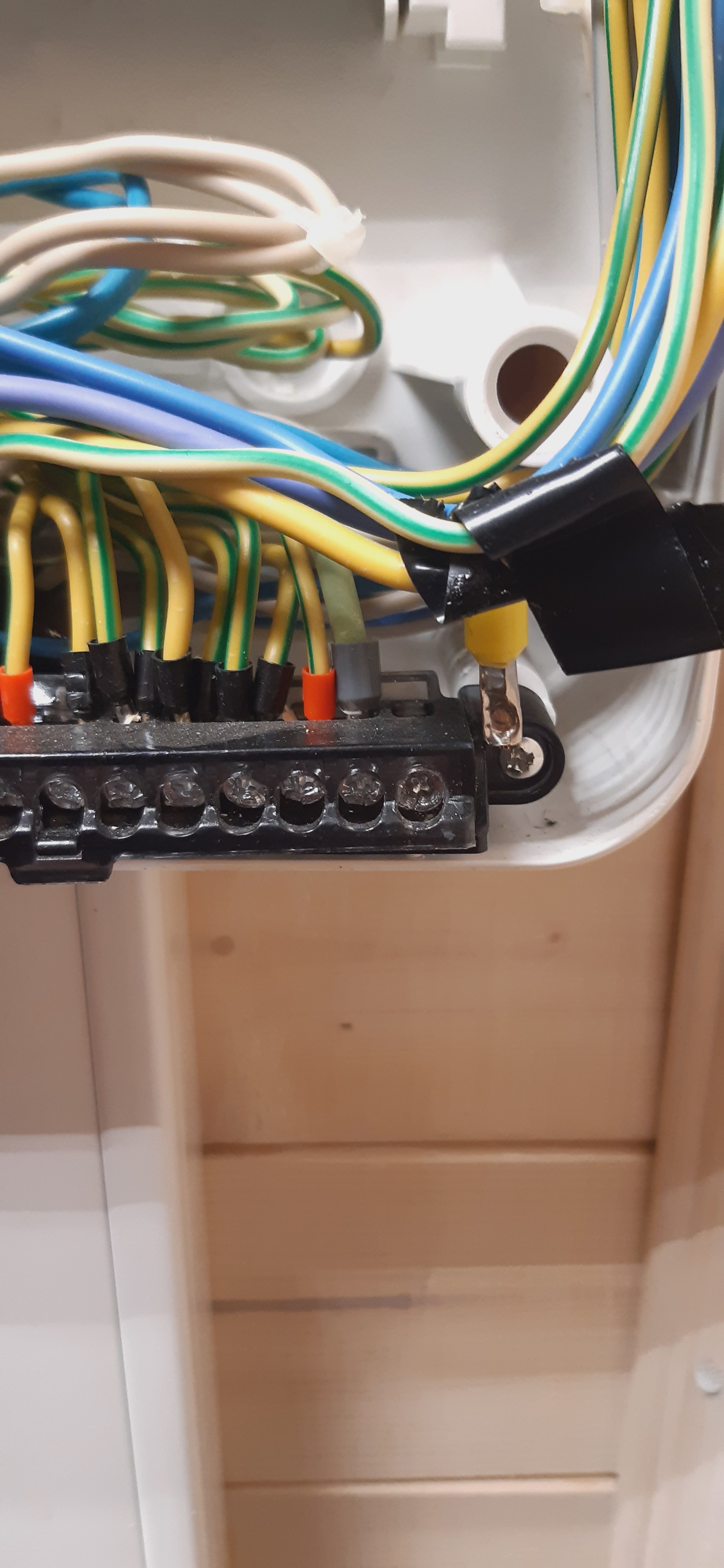 RCDHouse, two floors. 380v. Everything is ok for two years. Since summer the RCD started tripping, I didn't find any leakage, I changed the RCD and it tripped again - Question, Ask Peekaboo, Need advice, Consultation, Problem, Ouzo, Longpost