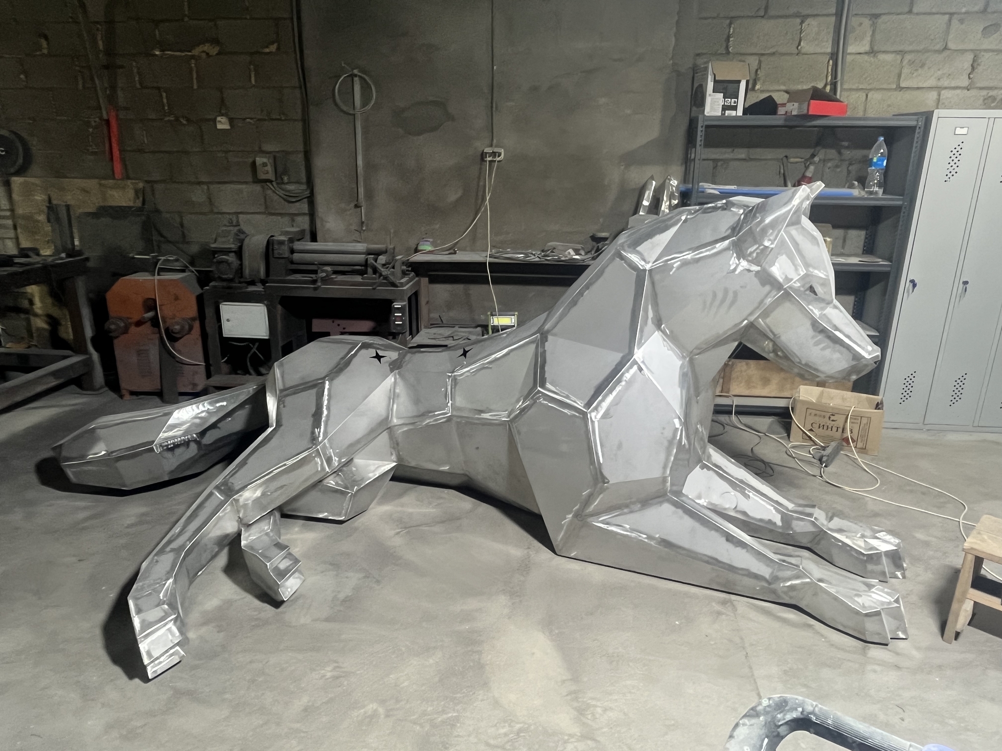 Now he's a welder because of you... she-wolf, she-wolf) - My, Wolf, Low poly, Art, Sculpture, Stainless steel