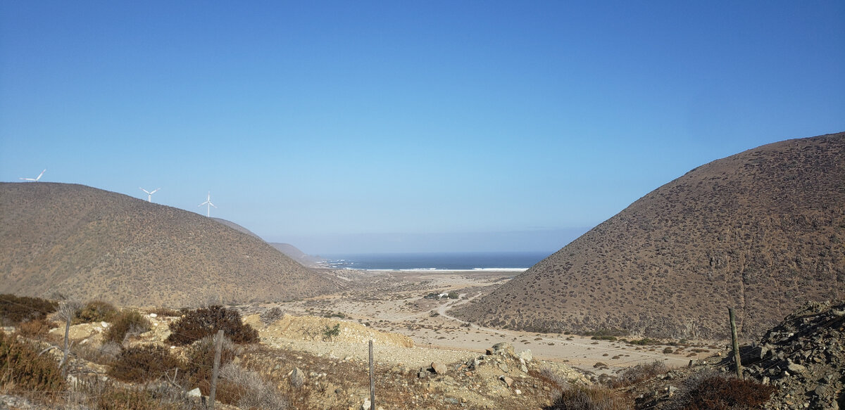 I drove through the most beautiful places of Atacama... - My, Bike trip, Solo travel, A bike, Travels, The mountains, Ocean, Pacific Ocean, South America, Andes, The rocks, Road, Cyclist, Longpost