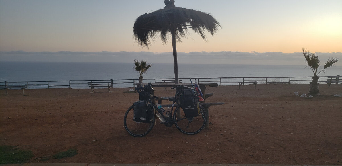 I drove through the most beautiful places of Atacama... - My, Bike trip, Solo travel, A bike, Travels, The mountains, Ocean, Pacific Ocean, South America, Andes, The rocks, Road, Cyclist, Longpost