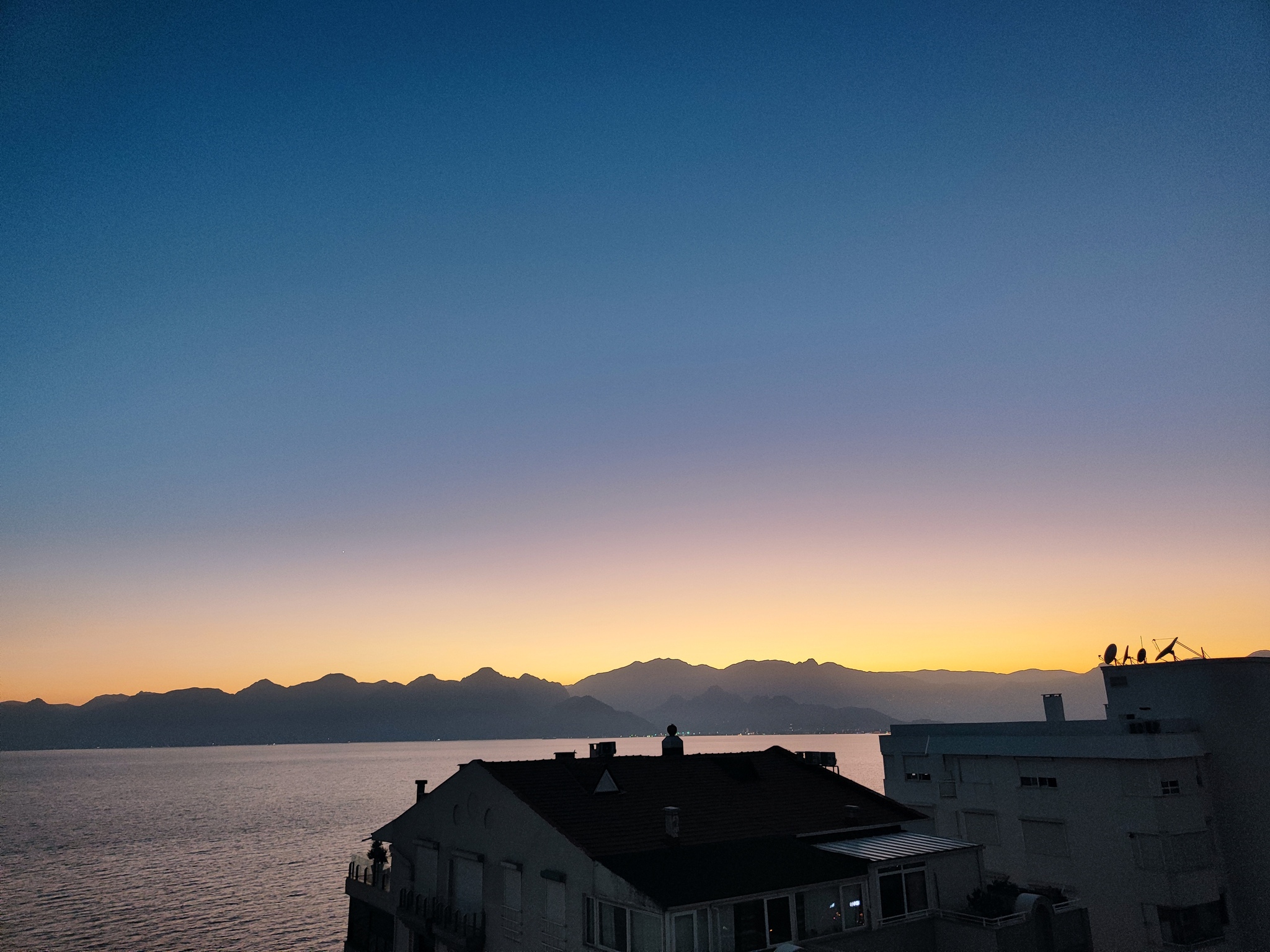 Well, and finally... - My, Run, Sport, Morning, Sea, Turkey, Antalya, The photo, Mobile photography, The mountains, dawn, Longpost