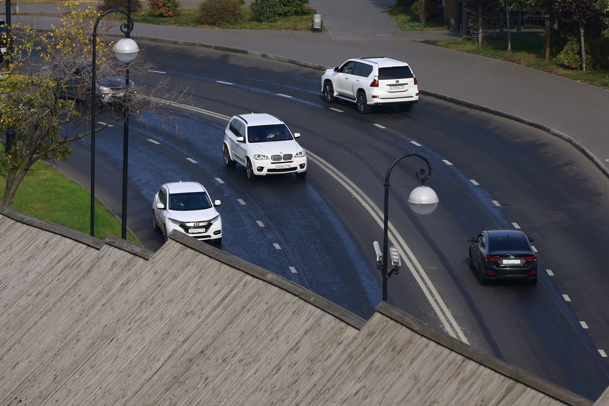 Paid parking brings millions to the authorities, but does not save Kazan from cars - Kazan, Paid parking, Parking, Traffic jams, Longpost