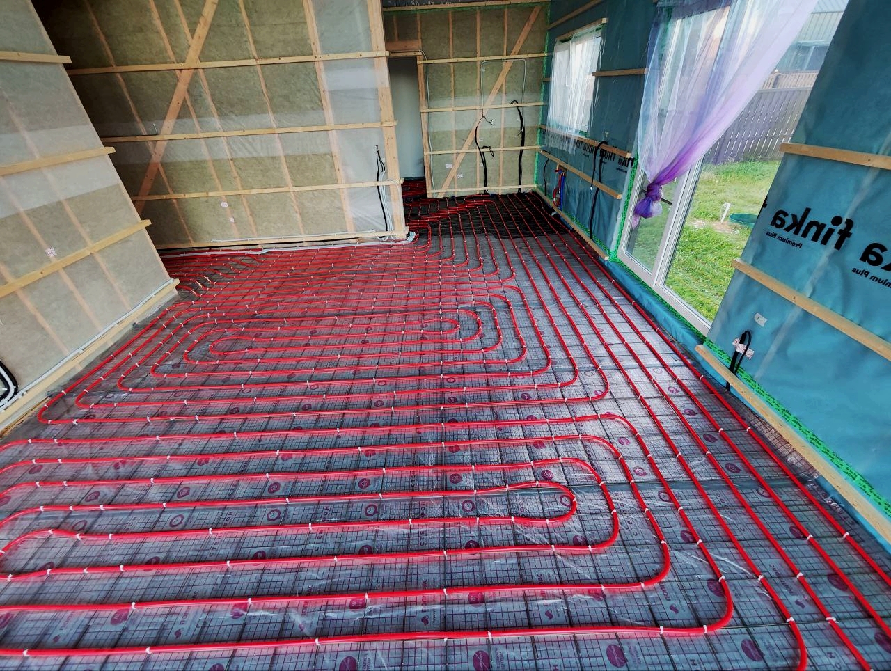 October 9, 2024. MOSCOW, KP BEKETOVO PARK, part 1 - My, Installation of heating systems, Home construction, Heating, Vertical video, Moscow region, Warm floor, Plumber, Plumbing, Video, Longpost