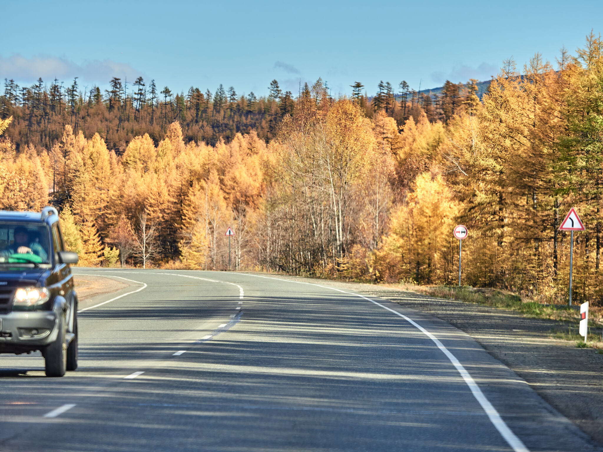 Autumn Tent - My, Landscape, Fog, Taiga, dawn, The sun, Hills, The mountains, A harsh land, Beautiful view, Autumn, Roof, Longpost, Tent, Road