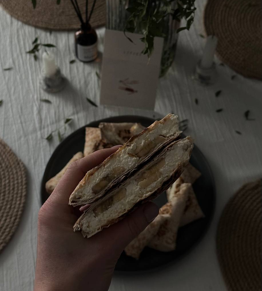 Конвертики с творогом и бананом - Моё, Выпечка, Ингредиенты, Вкусняшки, Рецепт, Видео, Вертикальное видео, Длиннопост