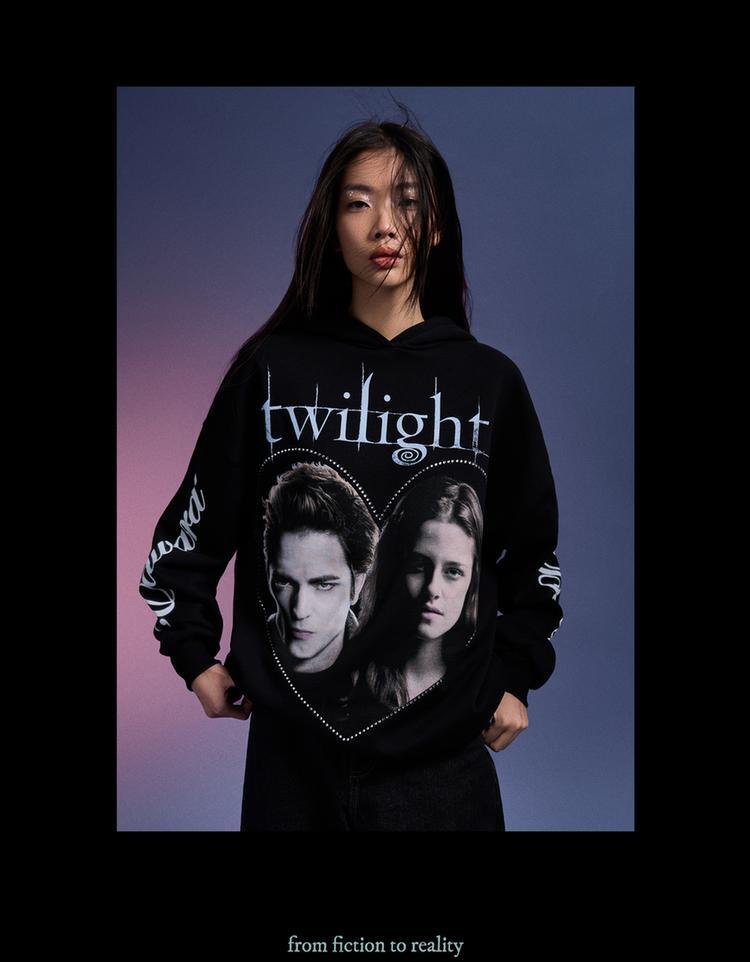 Bershka x Twilight - My, dust, Bershka, Bella Swan, Edward Cullen, Cloth, Video, Vertical video, Longpost, Collab