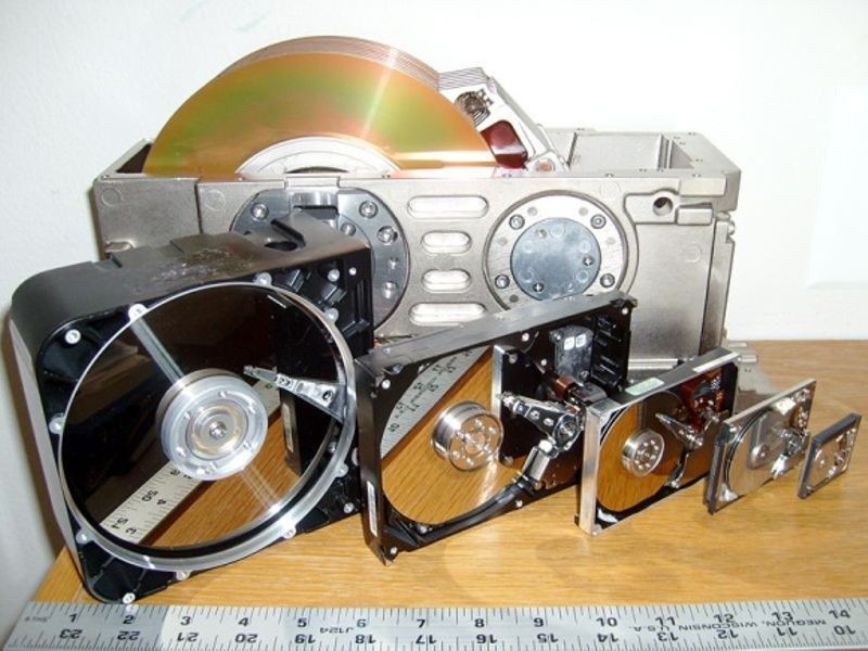 1980: Seagate's 5.25-inch hard drive becomes the standard for PCs - Technologies, IT, Rarity, Computer, Old pc, HDD, Computer hardware, Data Retention, History, Engineer, Inventions, Longpost