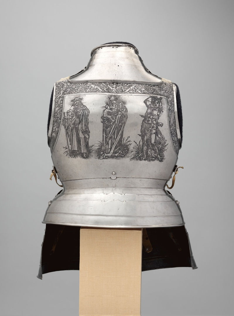 A magnificent cuirass by master Kolman Helmschmid, engraved by master Daniel Hopfer. Weight: 8.845 g. Augsburg, ca. 1510-1520 - Historical photo, beauty, Augsburg, 16th century, Renaissance, Armor, Cuirass, Longpost