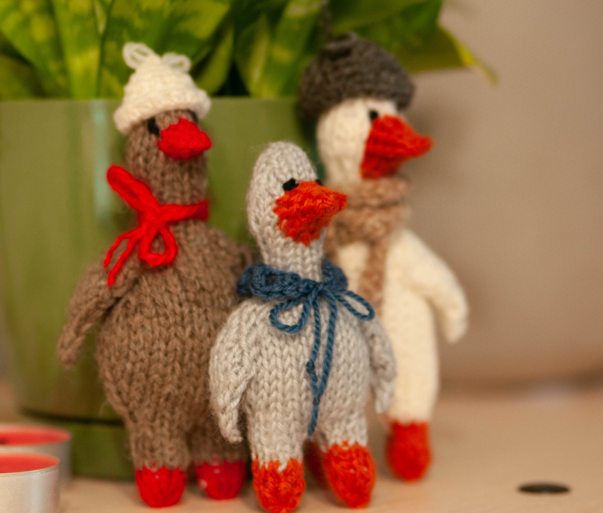 Funny geese with and without hats - My, Гусь, Pocket animals, Decor, Knitted toys, Amigurumi, Knitting, Toys, Author's toy, Soft toy, Crochet, Knitting, Souvenirs, Needlework without process, Handmade, Needlework, Keychain, Longpost