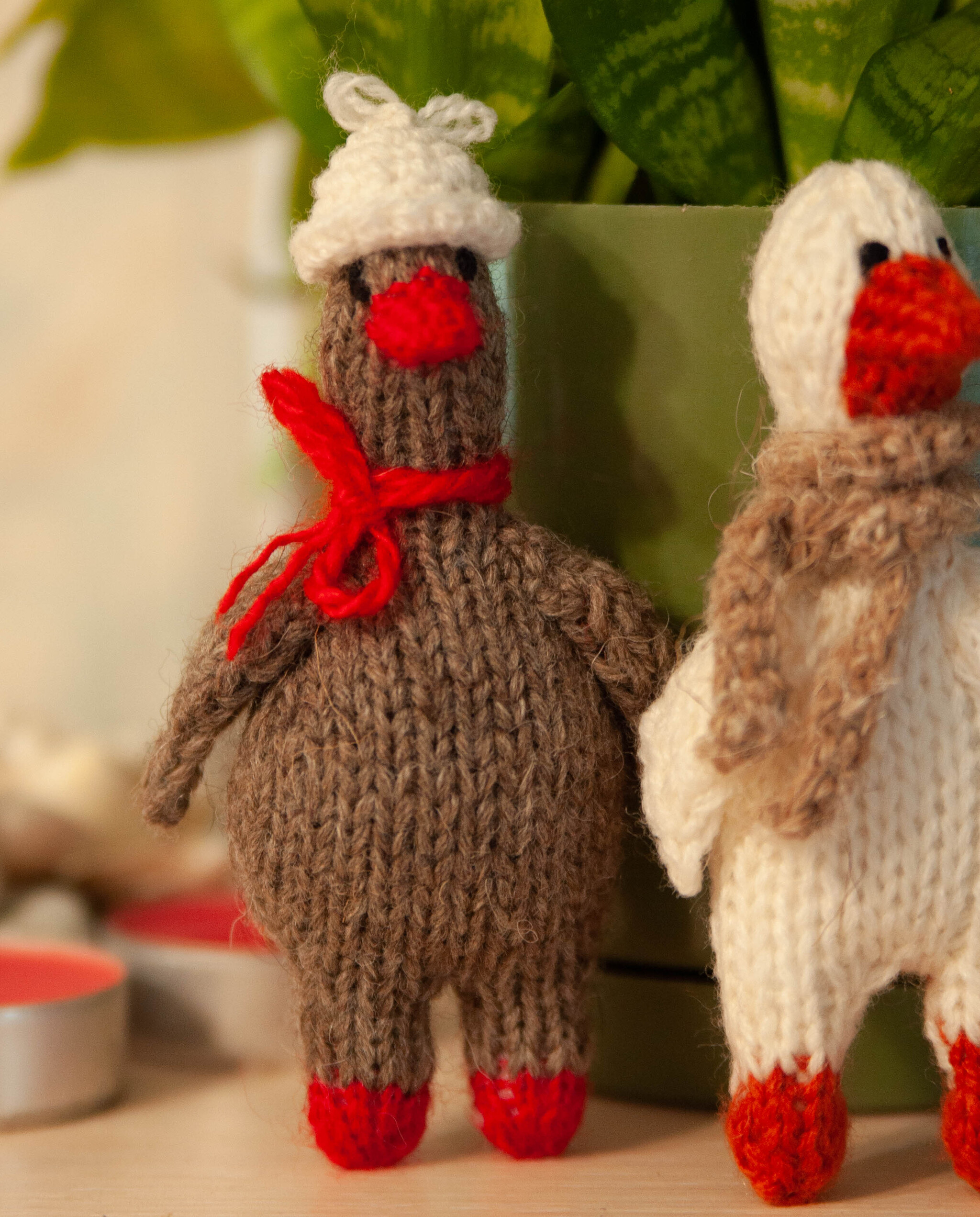 Funny geese with and without hats - My, Гусь, Pocket animals, Decor, Knitted toys, Amigurumi, Knitting, Toys, Author's toy, Soft toy, Crochet, Knitting, Souvenirs, Needlework without process, Handmade, Needlework, Keychain, Longpost