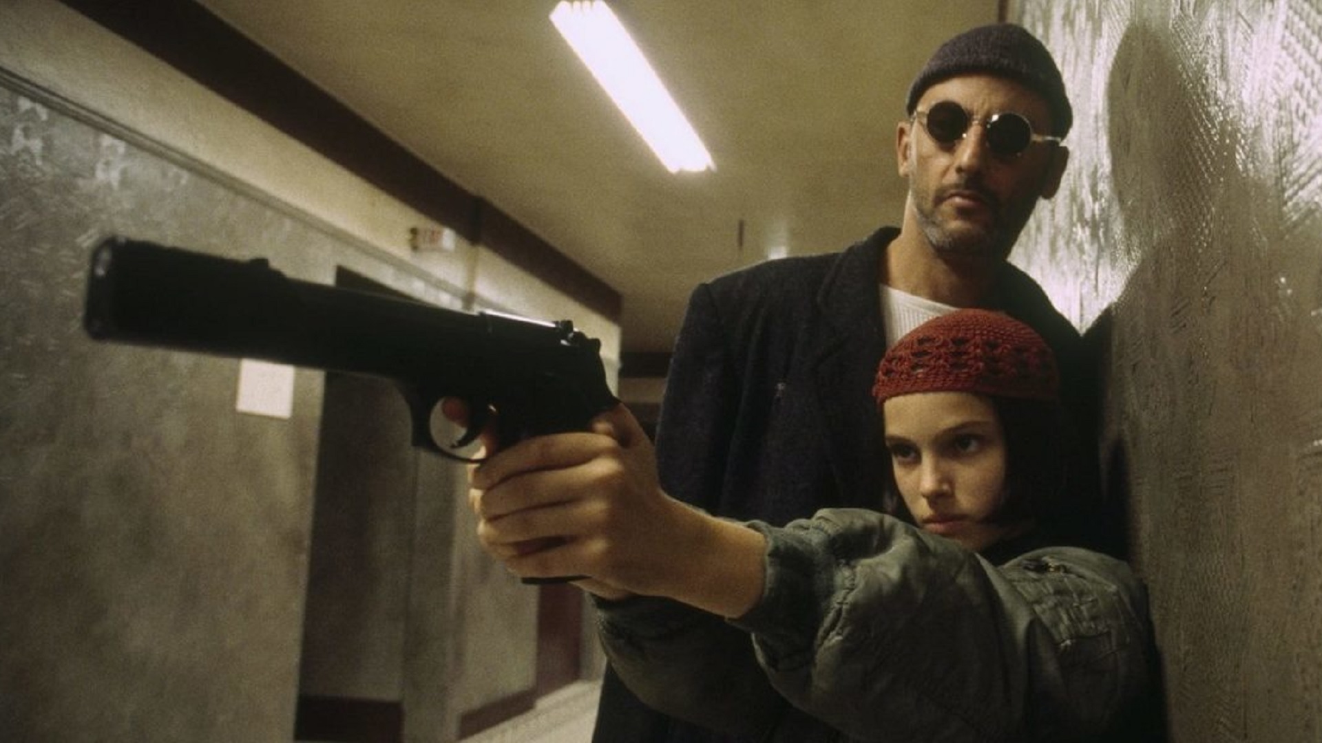 Interesting facts about the movie Leon (1994) - My, Movies, Looking for a movie, Movie review, Old movies, Interesting facts about cinema, Online Cinema, Leon, 4K resolution, Hollywood, Militants of the 90s, Боевики, Thriller, Crime films, Luc Besson, Jean Reno, Natalie Portman, Gary Oldman, Text, Screenshot, Longpost