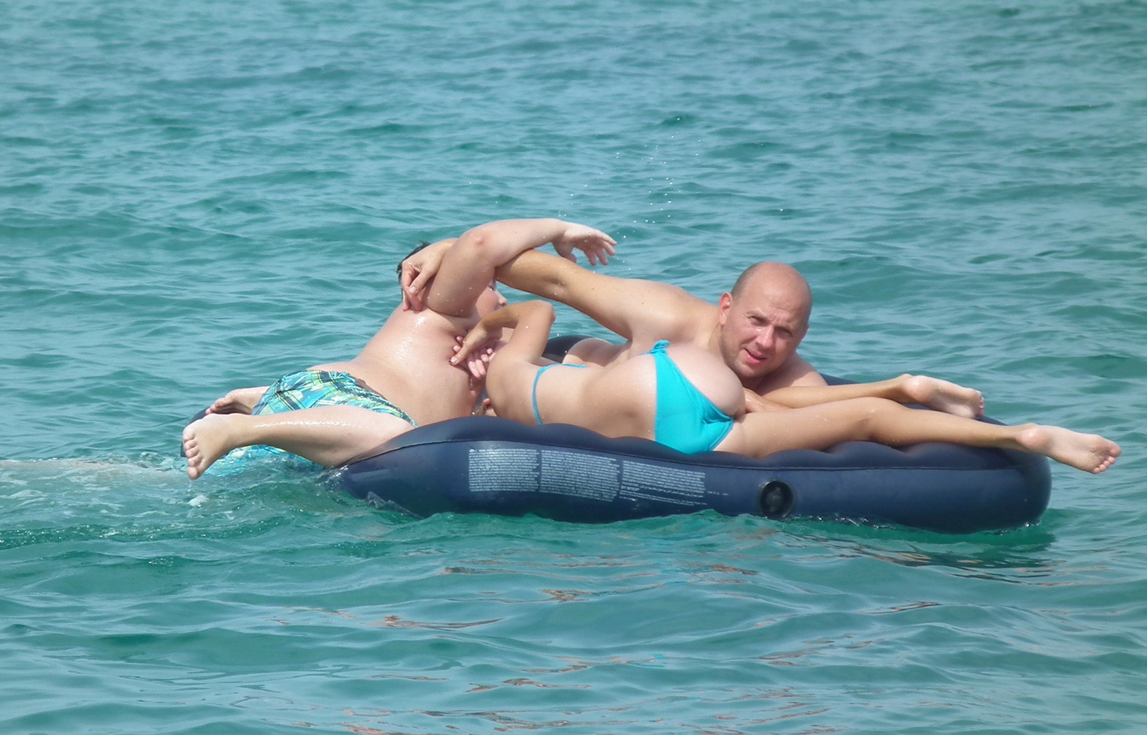 What's going on here? - My, The photo, Sea, Confusion, Inflatable mattress