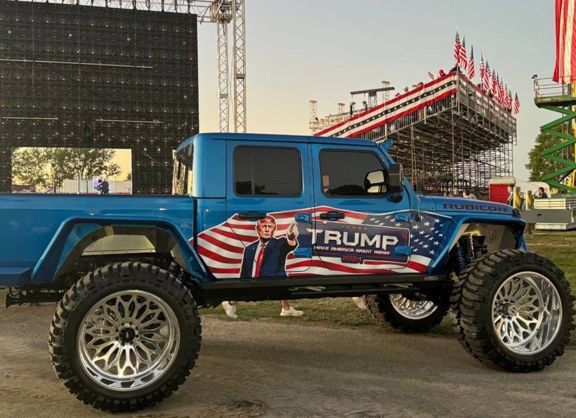 Trump supporter's colorful car - US elections, Donald Trump, Supporters, Auto, Agitation, Airbrushing