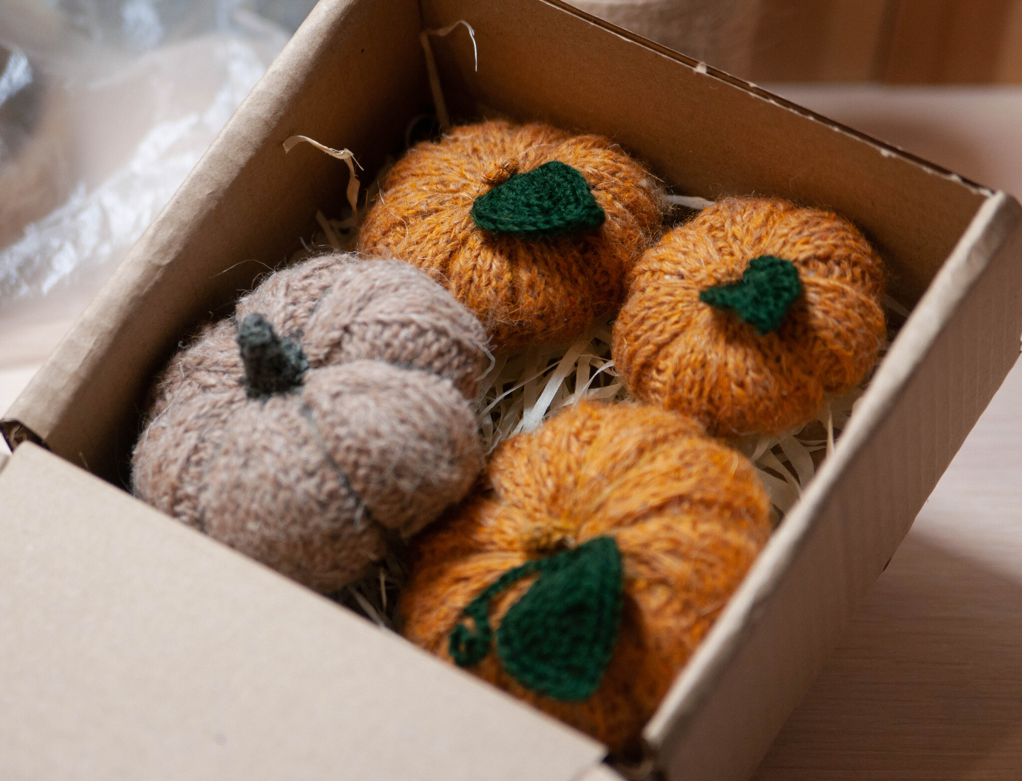 A box of autumn and comfort in one bottle - My, Survey, Needlework without process, Decor, Needlework, Knitting, Handmade, Pumpkin, Scenery, Knitting, Interior Design, Interior, Hygge, Cosiness, Souvenirs, Autumn