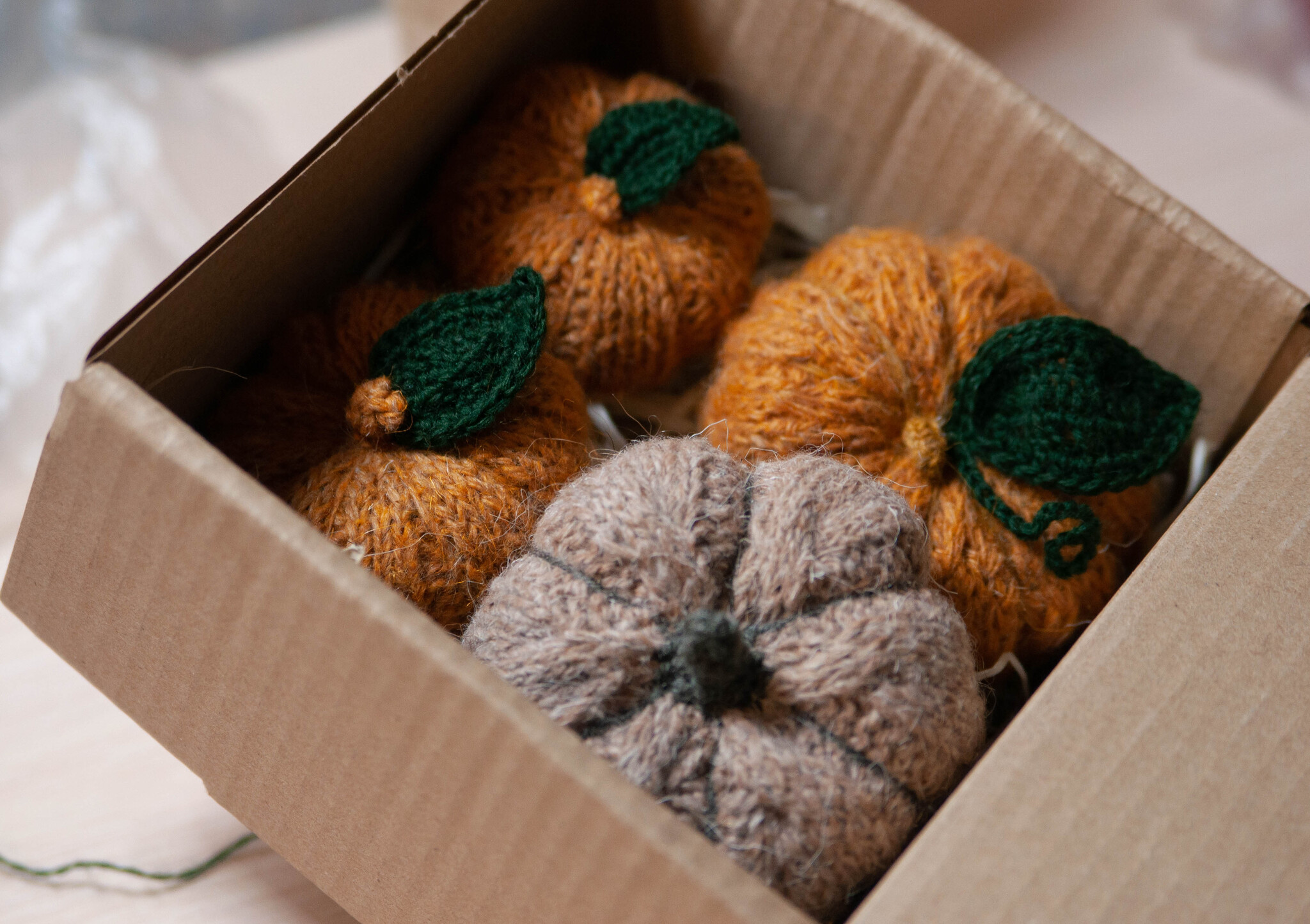 A box of autumn and comfort in one bottle - My, Survey, Needlework without process, Decor, Needlework, Knitting, Handmade, Pumpkin, Scenery, Knitting, Interior Design, Interior, Hygge, Cosiness, Souvenirs, Autumn