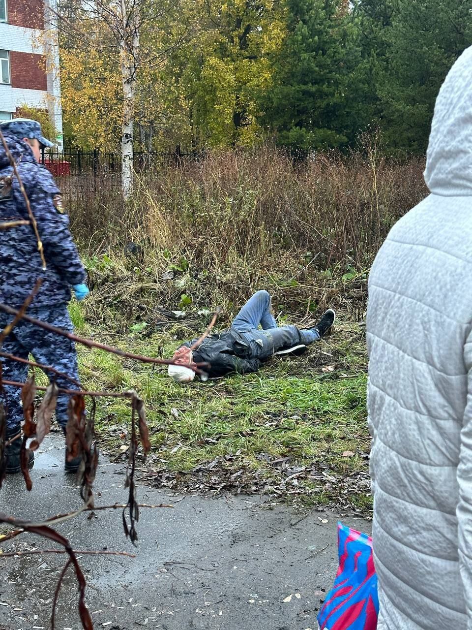 Бандит взял в заложники женщину в автобусе в Архангельске - Мигранты, Криминал, Заложники, Негатив, Видео, Вертикальное видео, Telegram (ссылка), Длиннопост, Нападение